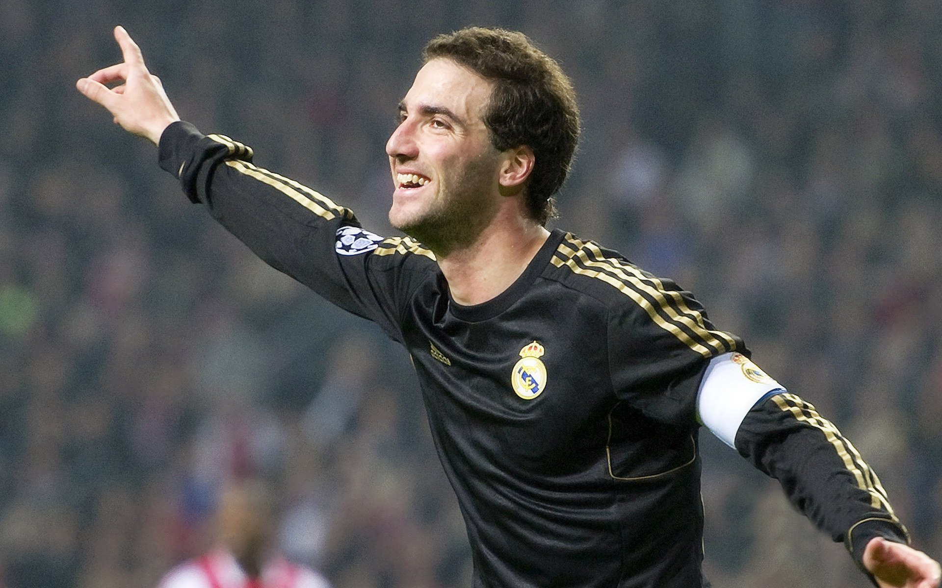 华体会官网体育-校园足球联赛火热进行，激发学生兴趣，开展校园足球赛的好处